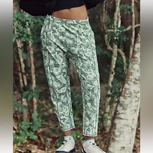 NWT xs Hot Shot printed pants